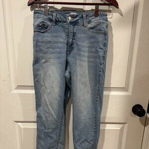 Time and Tru Distressed Denim Jeans Light Wash Distressed Hem Size 6 Regular 261